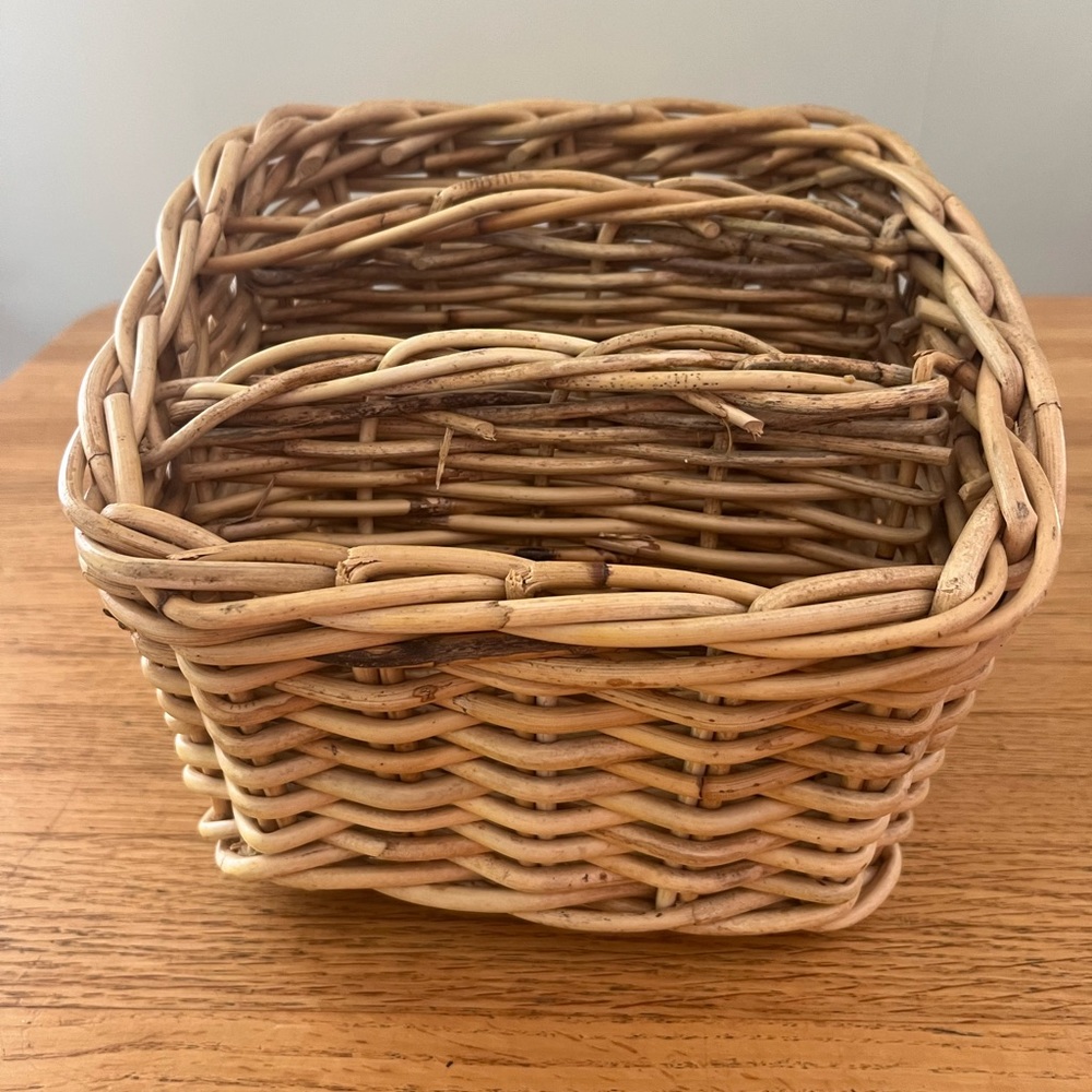 Stylish Wicker Desk Organizer Letter Holder 3 sections 6x6x6 Very Sturdy